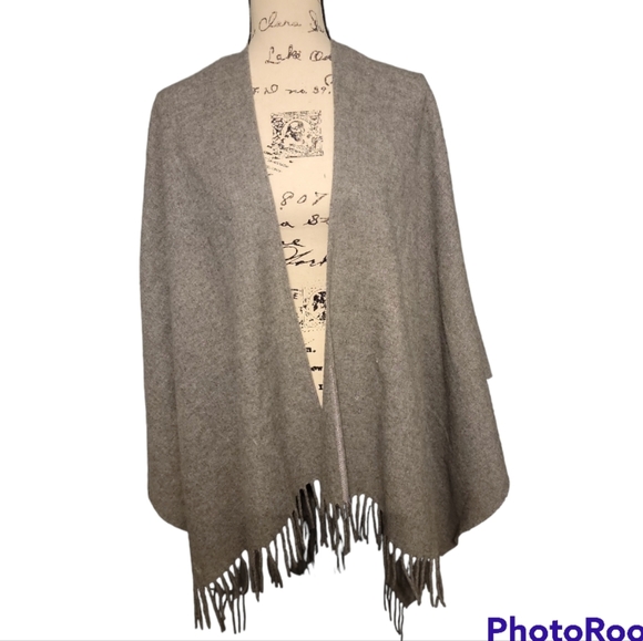 Gray Poncho - Picture 3 of 4